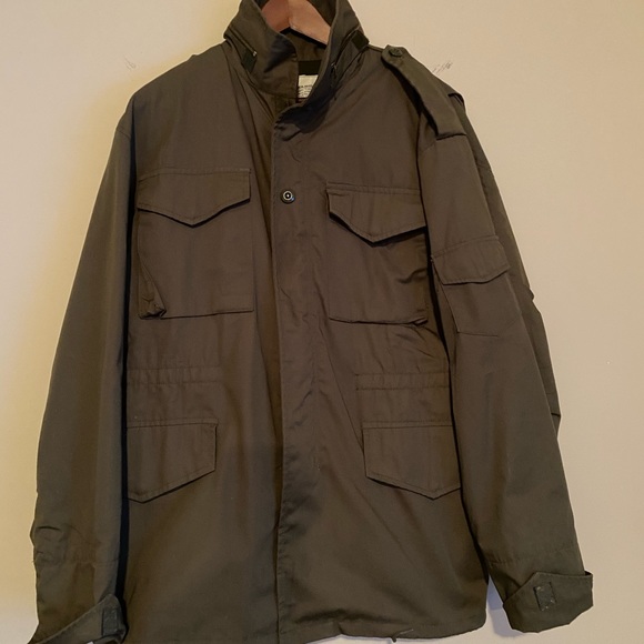Vintage Other - Vintage Men’s Large Army jacket.